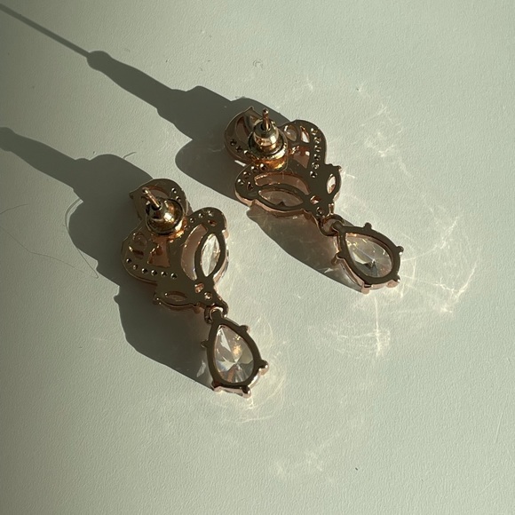 Rose gold dangle fashion earrings - Picture 4 of 5